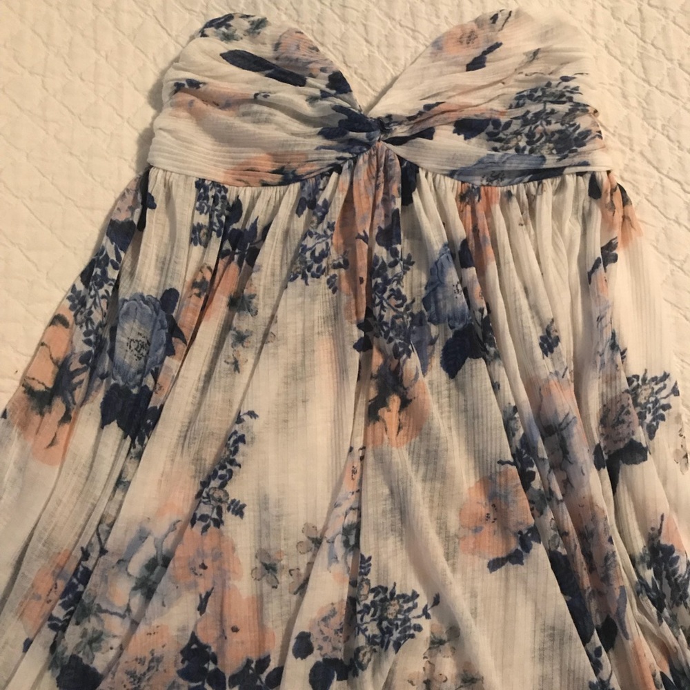 XS Free People flowy strapless top never worn!